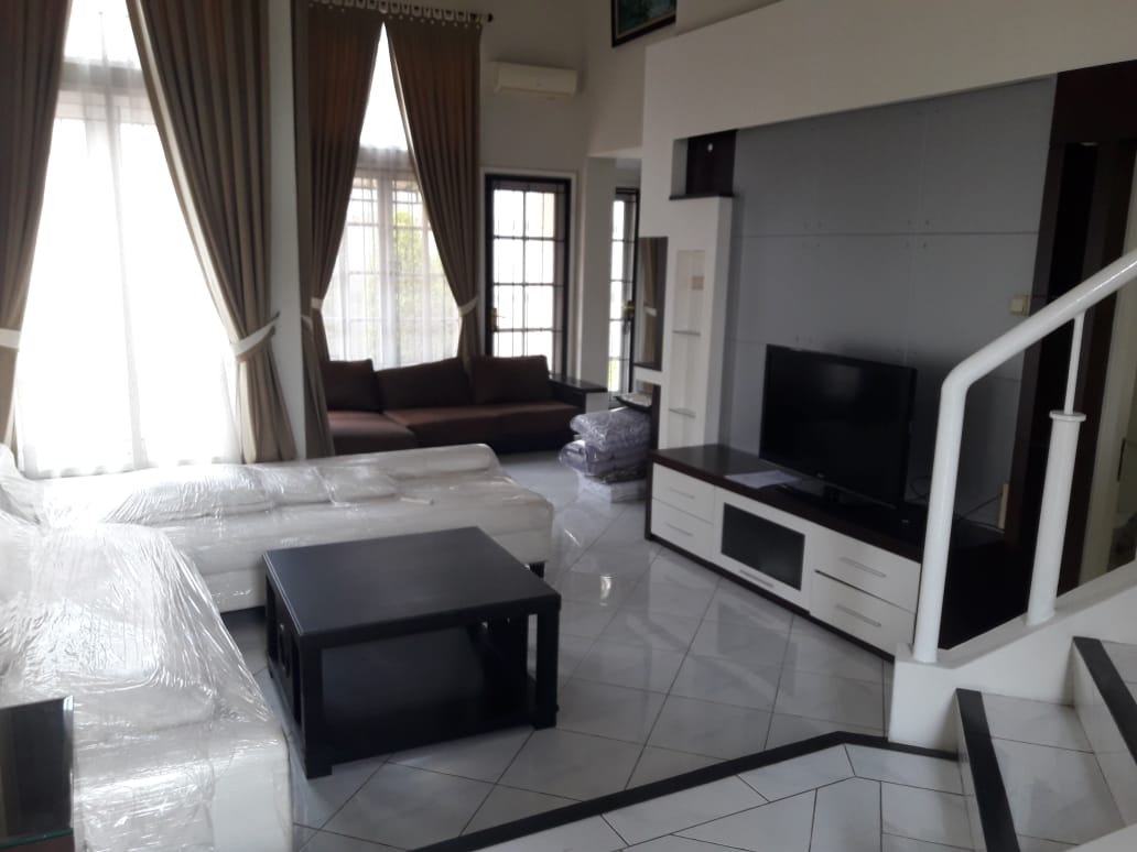 Rumah Disewakan Fully Furnished di Taman Menteng Lippo Cikarang